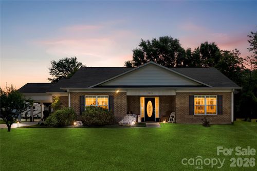 5250 Hickory Grove Rd, Mount Holly, NC, 28120-9631 | Card Image