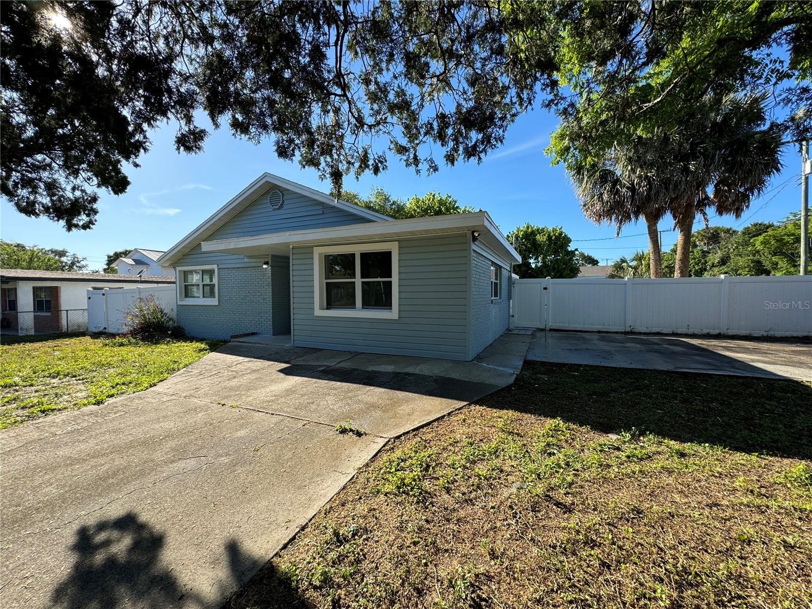Flomich St, Daytona Beach, FL 32117