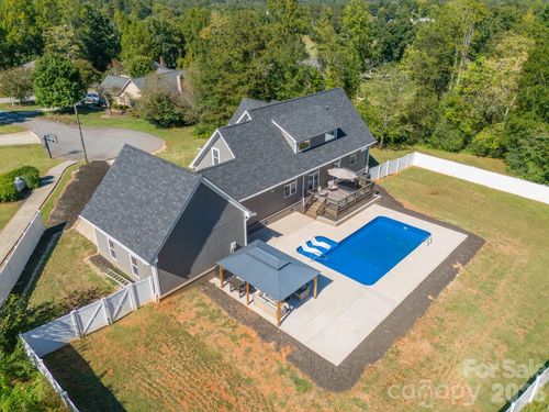6 Leisure Cir, Granite Falls, NC, 28630-9316 | Card Image