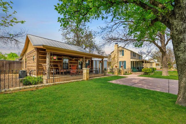 202 S Bowie St, Home with 5 bedrooms, 6 bathrooms and 1 parking in Fredericksburg TX | Image 27