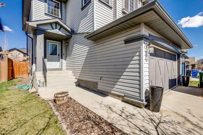 169 Brightonstone Landing Se, Home with 3 bedrooms, 2 bathrooms and 4 parking in Calgary AB | Image 2