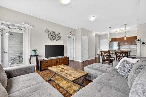 211-200 Cranfield Common Se, Calgary, AB, T3M1S2 | Card Image