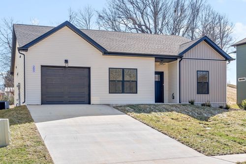 205 Wayne Hall Rd, Clarksville, TN, 37040-3675 | Card Image