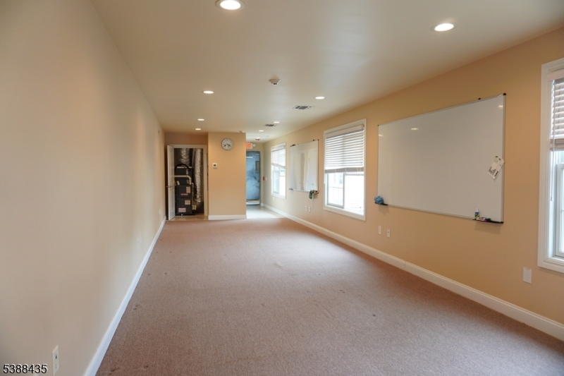 Commercial Lease in Paterson City 5