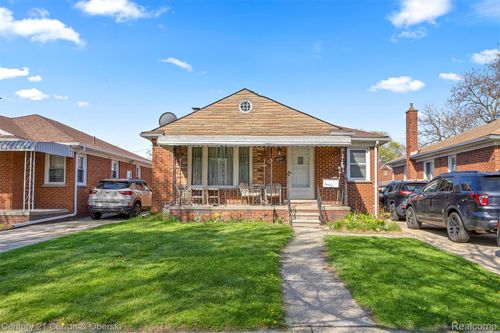 8227 Riverview St, Dearborn Heights, MI, 48127-1413 | Card Image