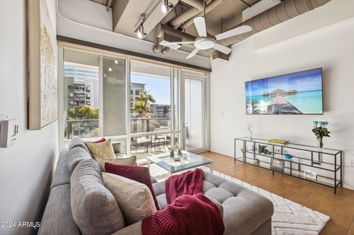 302-1 E Lexington Ave, Phoenix, AZ, 85012-2433 | Card Image