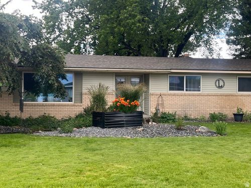 83 W 8th S, Preston, ID, 83263-1406 | Card Image