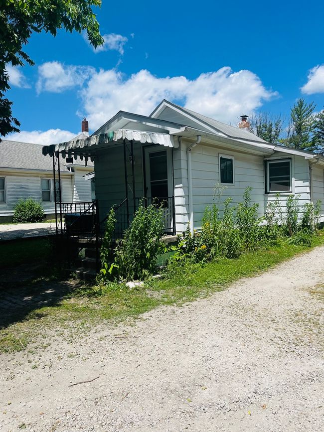 1213 E Main St, House other with 1 bedrooms, 1 bathrooms and 6 parking in Streator IL | Image 17
