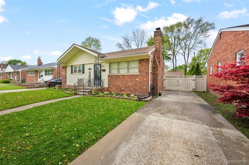 1906 Carlysle St, Dearborn, MI, 48124-4365 | Card Image