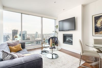 3505 - 1111 Alberni St, Condo with 2 bedrooms, 2 bathrooms and 1 parking in Vancouver BC | Image 2