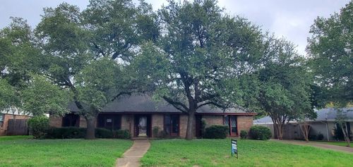 1115 Green River Trl, Cleburne, TX, 76033-6114 | Card Image