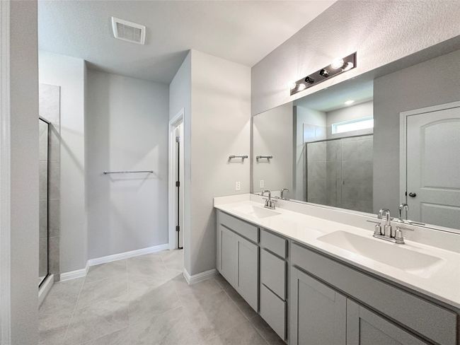 Primary Bathroom | Image 21