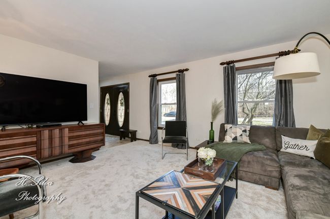 1402 Winaki Trl, House other with 4 bedrooms, 3 bathrooms and 2 parking in Algonquin IL | Image 6