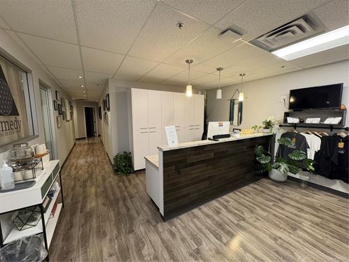 214-852 Fort St, Victoria, BC, V9W1H8 | Card Image