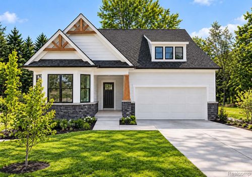 3065 Wyvern Rd, Lake Orion, MI, 48359-3001 | Card Image