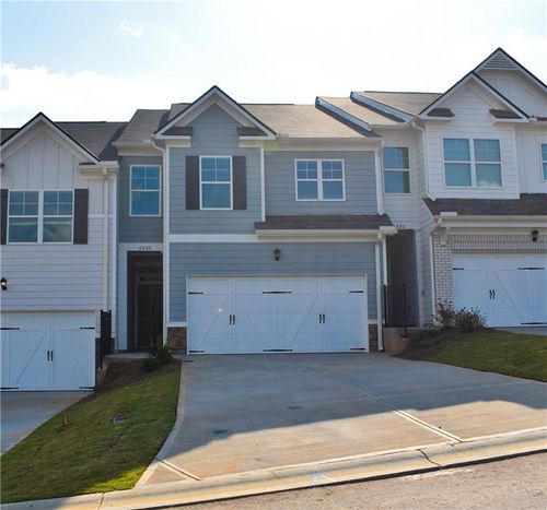 6686 Corryton St, Flowery Branch, GA, 30542-3879 | Card Image