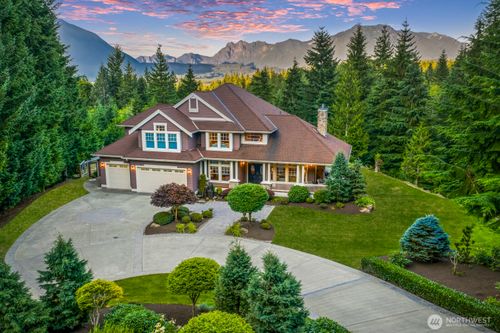 15512 Uplands Way Se, North Bend, WA, 98045-9061 | Card Image