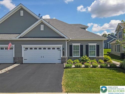 3964 Victors Way, EASTON, PA, 18045-9706 | Card Image