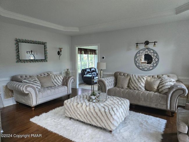 SITTING RM | Image 46
