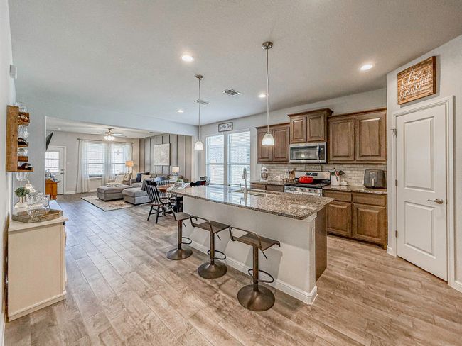 1005 Napier Way, House other with 3 bedrooms, 2 bathrooms and null parking in Justin TX | Image 8