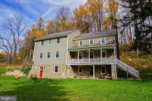 988 Kratz Rd, GLEN ROCK, PA, 17327-9125 | Card Image