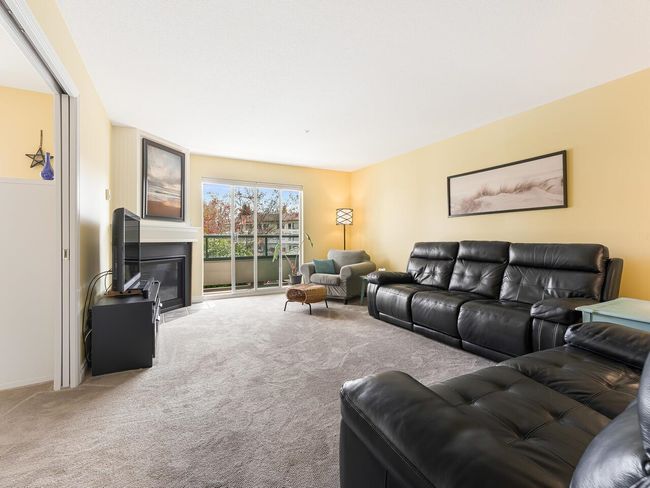 247 - 2451 Gladwin Road, Condo with 2 bedrooms, 2 bathrooms and 1 parking in Abbotsford BC | Image 2