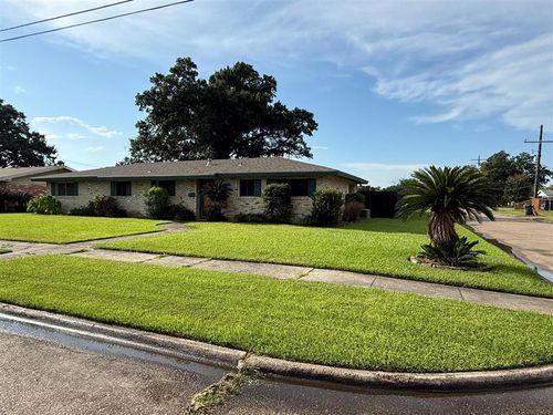 404 Dewald Ln, Lake Charles, LA, 70605-2710 | Card Image
