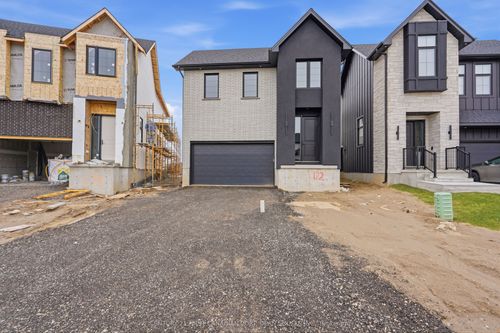 4076 Big Leaf Trail, House with 5 bedrooms, 5 bathrooms and 2 parking in London ON | Card Image