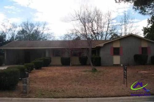 607 Greenbriar Rd, Warner Robins, GA, 31093-1609 | Card Image