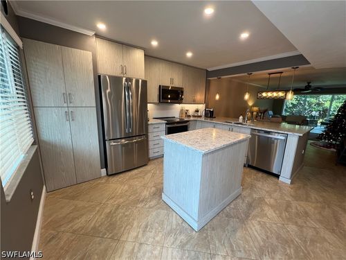i102-3051 Sandpiper Bay Cir, NAPLES, FL, 34112-5689 | Card Image