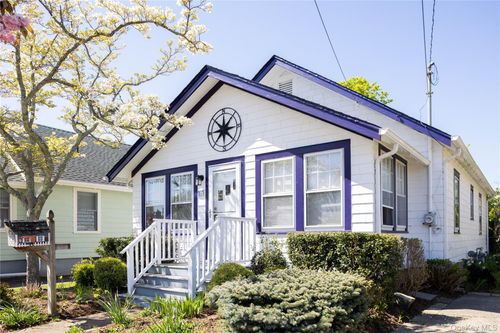 335 Sterling Pl, Greenport, NY, 11944-1230 | Card Image