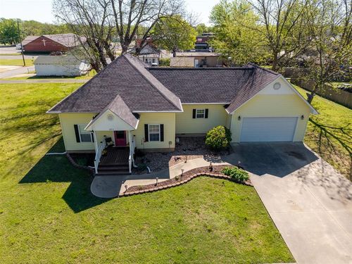 311 1st St, Checotah, OK, 74426-2403 | Card Image