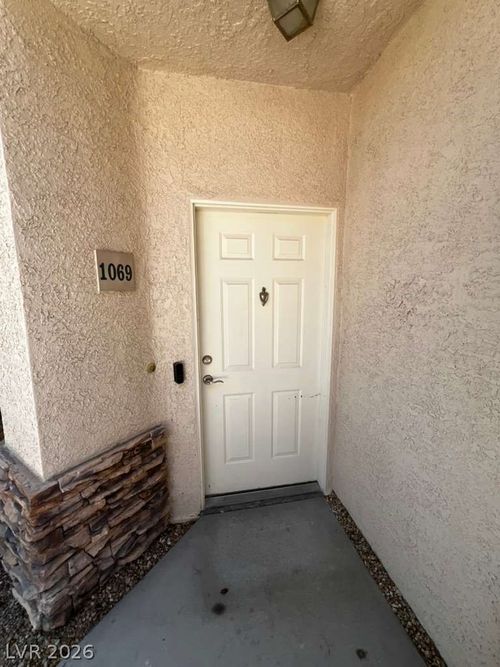 1069-9901 Trailwood Dr, Las Vegas, NV, 89134-5911 | Card Image