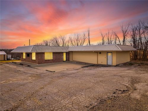 275 S Washington St, Kingston, MO, 64650-9196 | Card Image