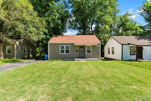 8017 Patterson Dr, Saint Louis, MO, 63134-1805 | Card Image