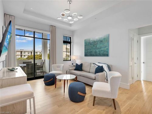 201-101 8th St, NAPLES, FL, 34102-6121 | Card Image