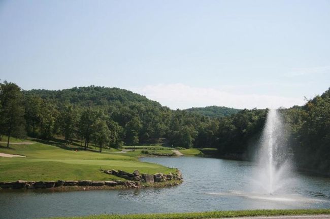 Golf Course fountain | Image 47