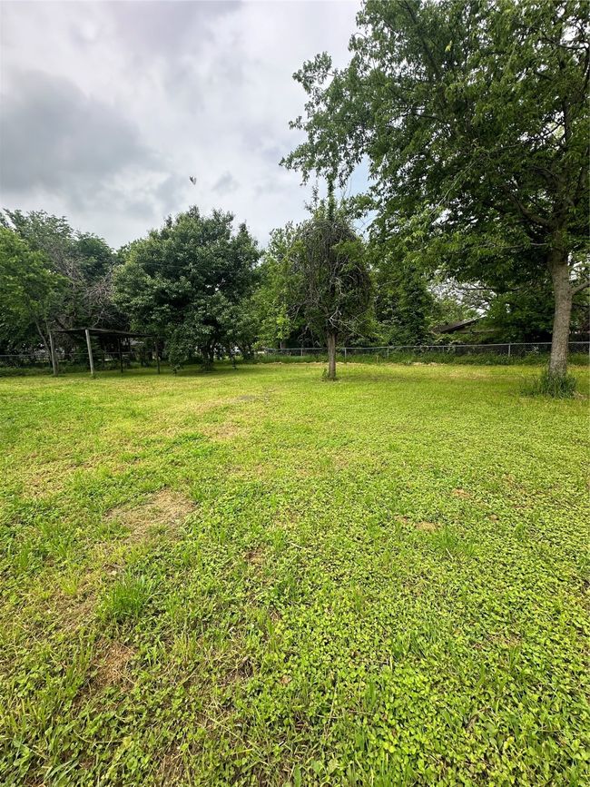 104 E North Main St, House other with 3 bedrooms, 2 bathrooms and null parking in Blooming Grove TX | Image 21