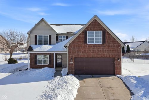 1071 Hazelwood Dr, Greenwood, IN, 46143-7252 | Card Image
