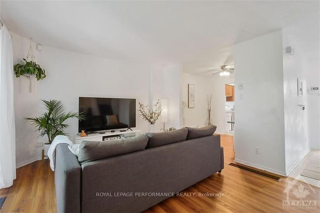 42 Compata Way, Condo with 3 bedrooms, 0 bathrooms and null parking in Gloucester ON | Image 5