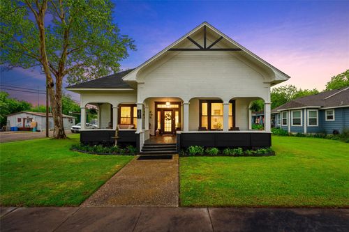 201 W Pecan St, West, TX, 76691-1330 | Card Image