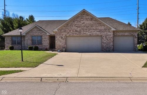 382 Karen Dr, Pittsboro, IN, 46167-8966 | Card Image