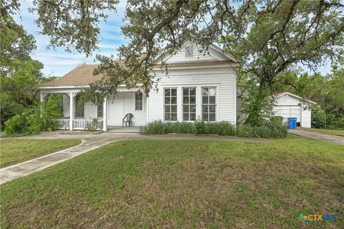 832 E Court St, Seguin, TX, 78155-5818 | Card Image