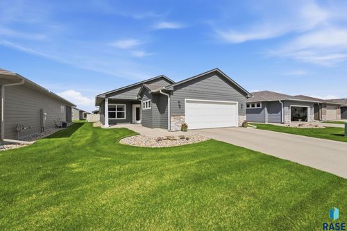 513 S Mary Gene Ave, Sioux Falls, SD, 57106-7071 | Card Image