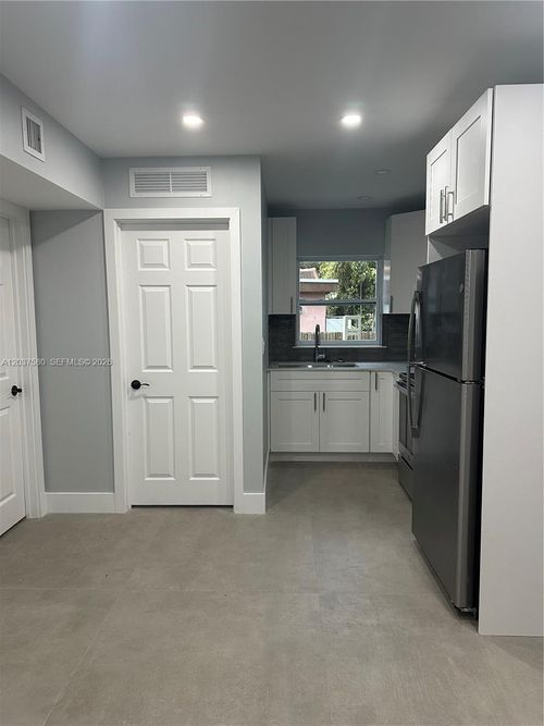 a-1628 Nw 15th St, Miami, FL, 33125-2462 | Card Image