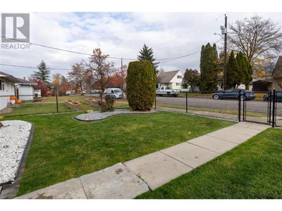 3302 16 St, House other with 2 bedrooms, 1 bathrooms and null parking in Vernon BC | Image 3