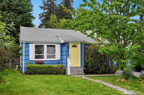14339 Ashworth Ave N, Seattle, WA, 98133-7123 | Card Image