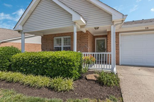 18 Holland Park Ln, Franklin, TN, 37069-4328 | Card Image