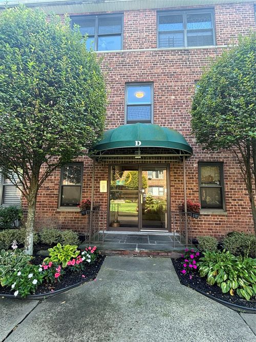 apt-d11-320 Atlantic Ave, East Rockaway, NY, 11518-1150 | Card Image