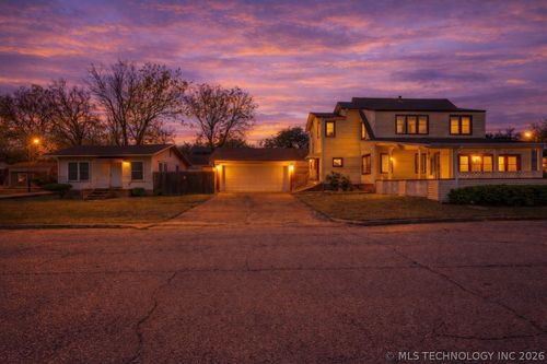 602 W 7th Ave, Bristow, OK, 74010-2320 | Card Image